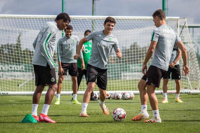 勇士将试训29岁扣篮王 曾在勇士场均得12.9分